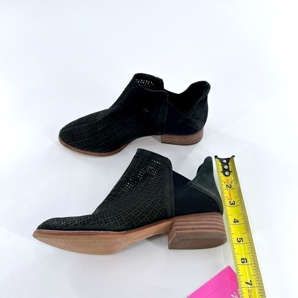 Vince Camuto
Women's Black Celena Perforated Bootie size 6 - Picture 8 of 13